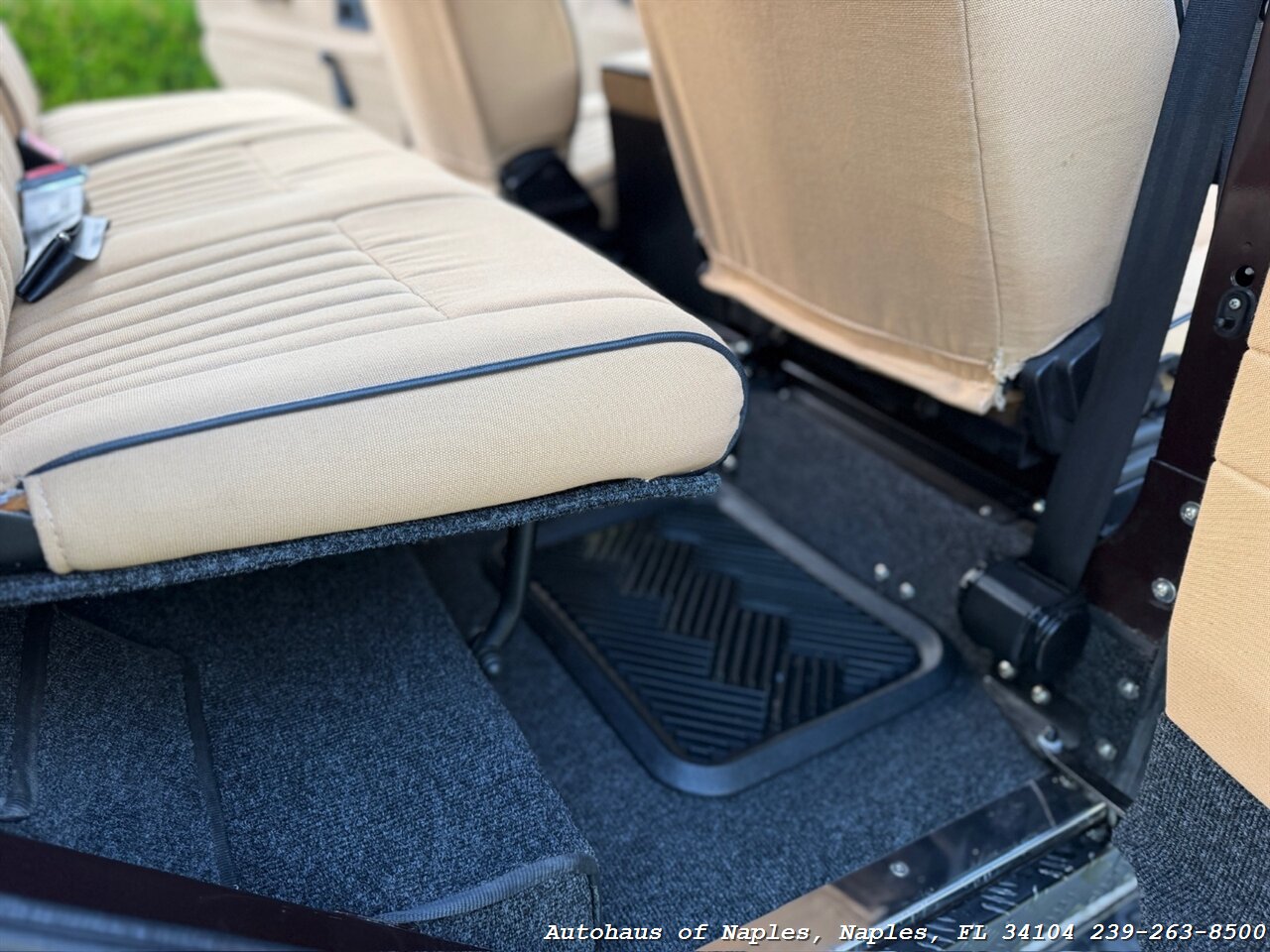 1997 Land Rover Defender 110   - Photo 70 - Naples, FL 34104
