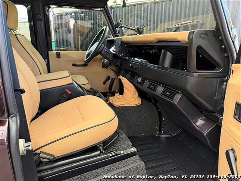 1997 Land Rover Defender 110   - Photo 8 - Naples, FL 34104