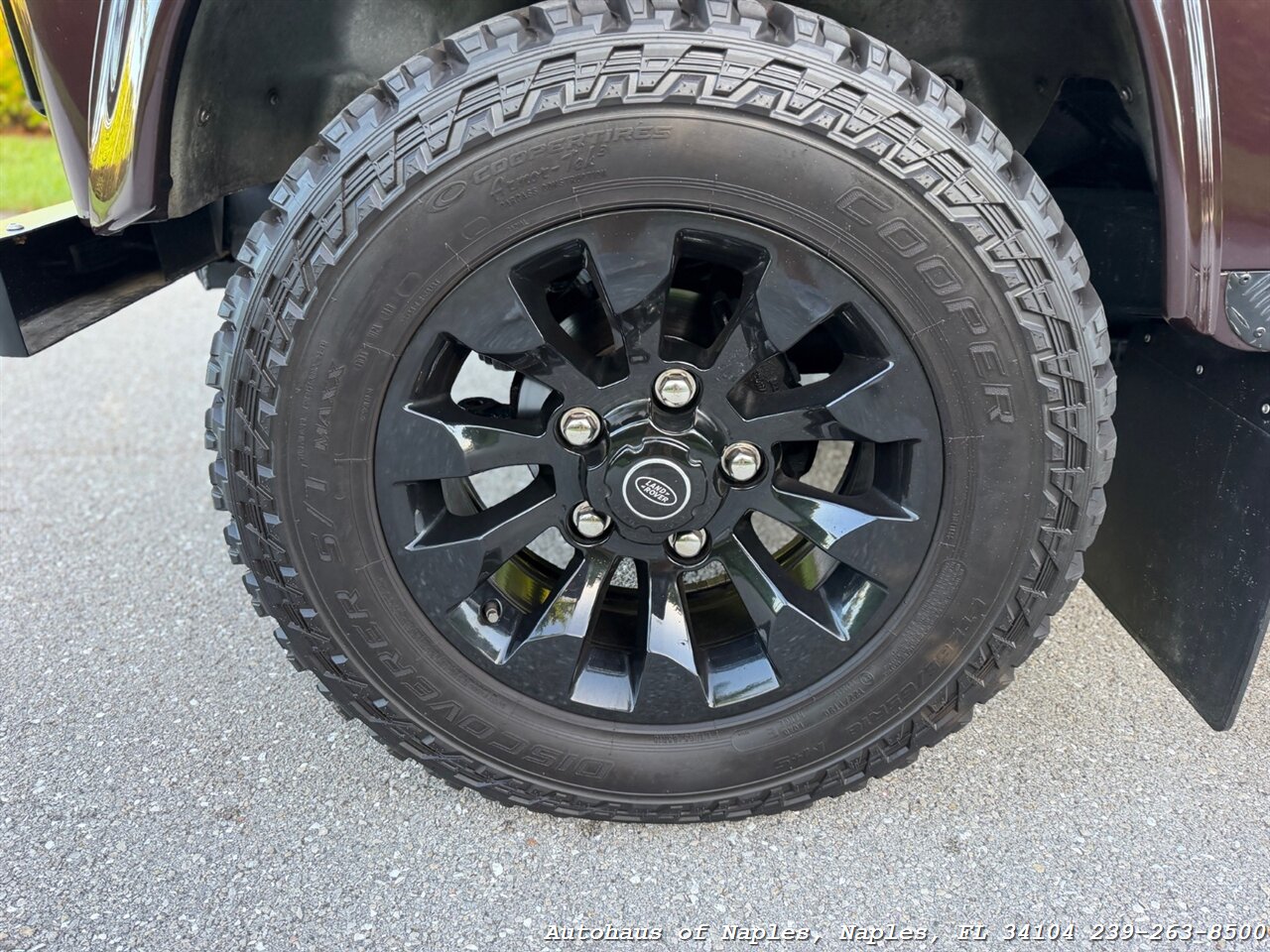 1997 Land Rover Defender 110   - Photo 31 - Naples, FL 34104