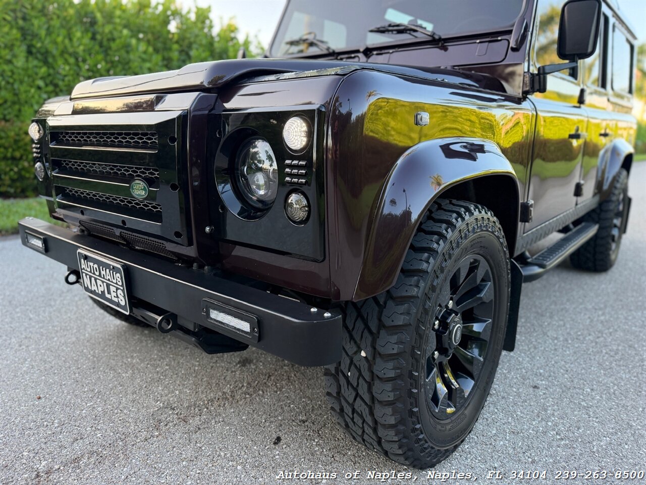1997 Land Rover Defender 110   - Photo 10 - Naples, FL 34104