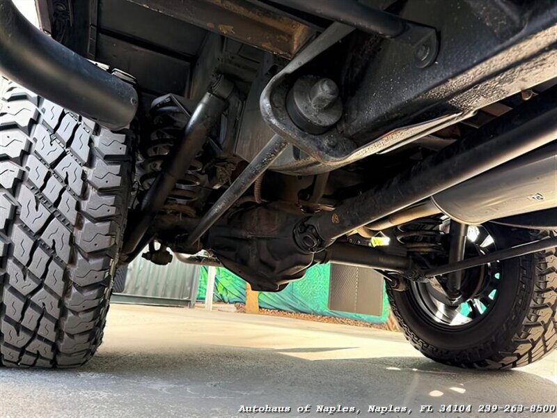 1997 Land Rover Defender 110 - Photo 23 - Naples, FL 34104