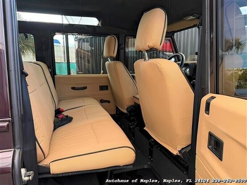 1997 Land Rover Defender 110   - Photo 46 - Naples, FL 34104