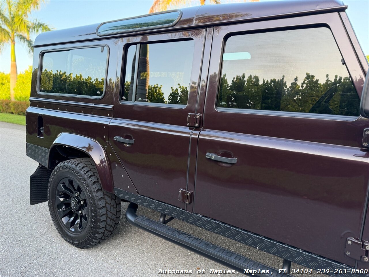 1997 Land Rover Defender 110   - Photo 14 - Naples, FL 34104
