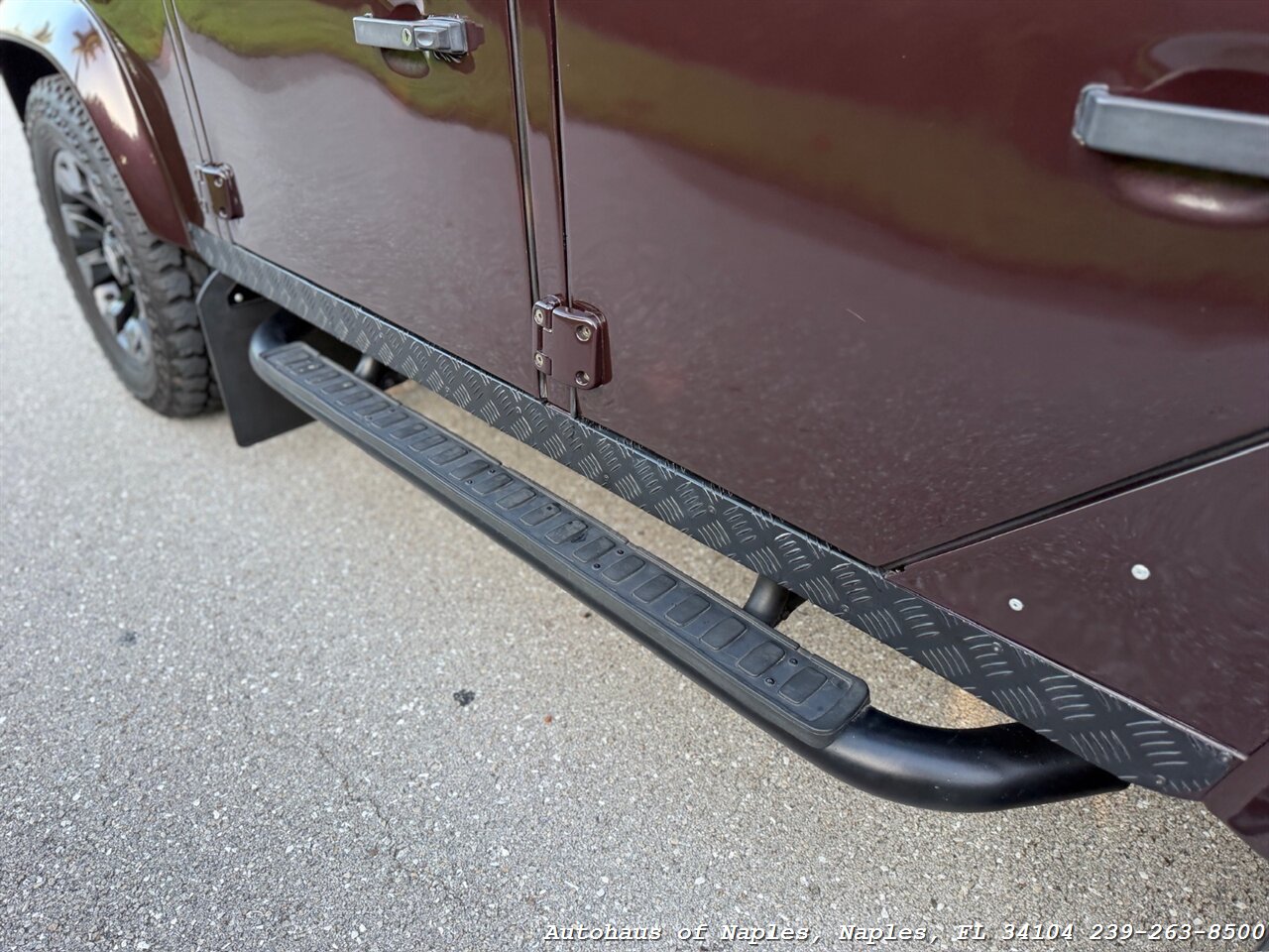 1997 Land Rover Defender 110   - Photo 28 - Naples, FL 34104