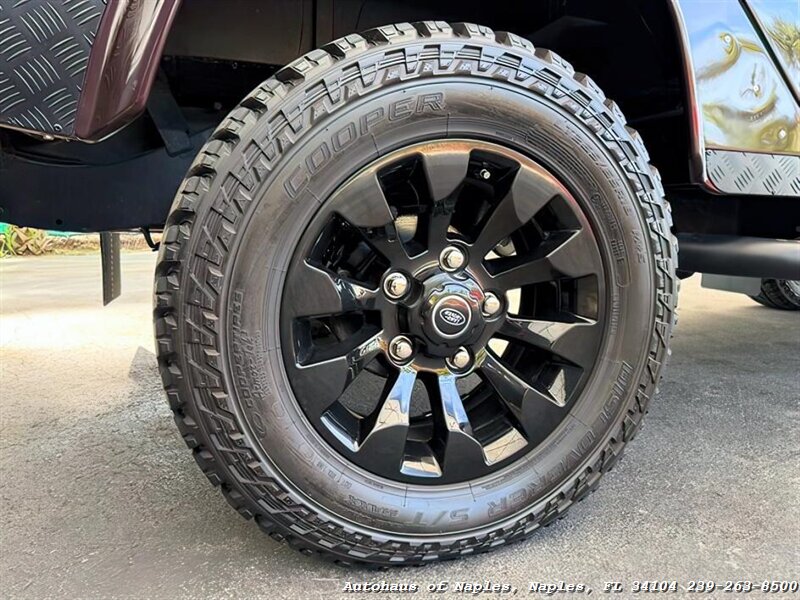 1997 Land Rover Defender 110 - Photo 11 - Naples, FL 34104