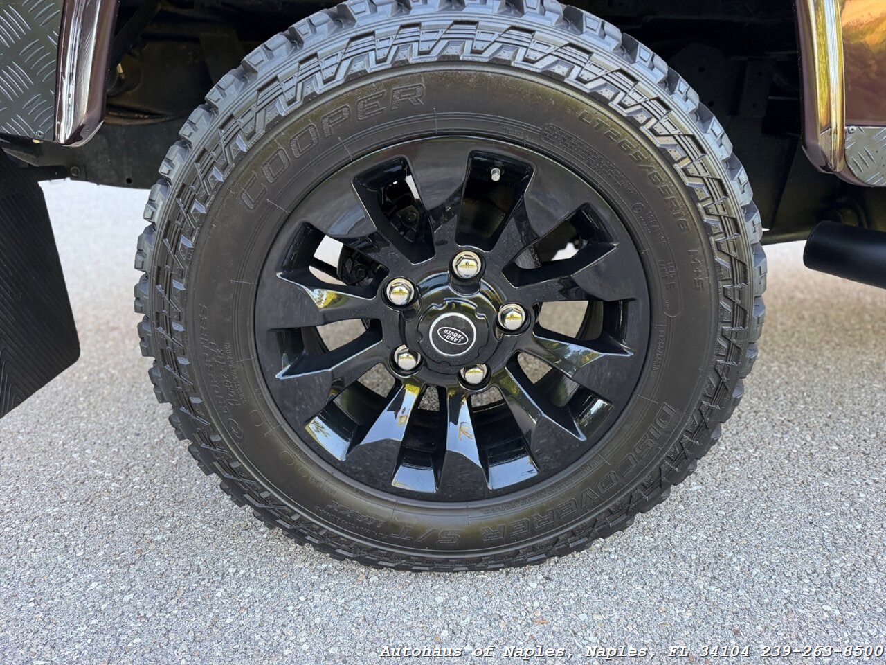 1997 Land Rover Defender 110   - Photo 35 - Naples, FL 34104