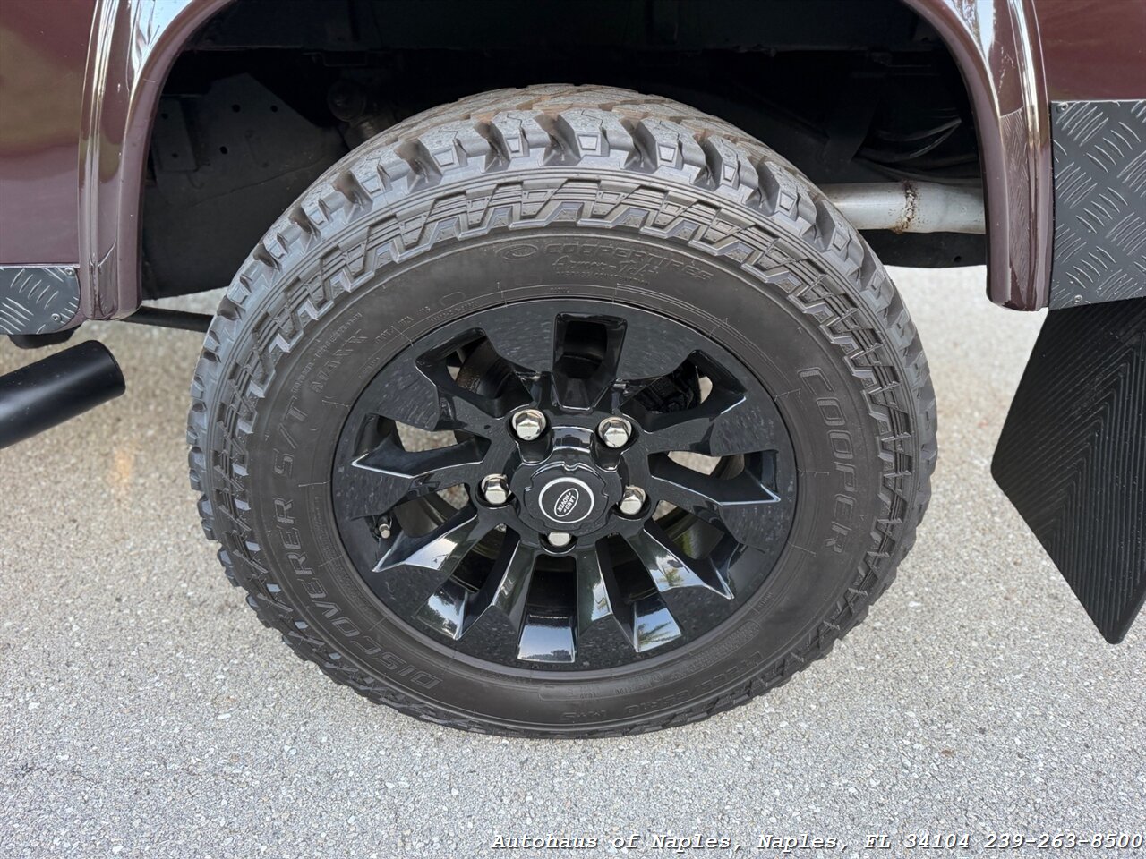 1997 Land Rover Defender 110   - Photo 29 - Naples, FL 34104