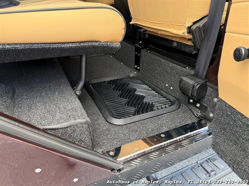 1997 Land Rover Defender 110 - Photo 43 - Naples, FL 34104