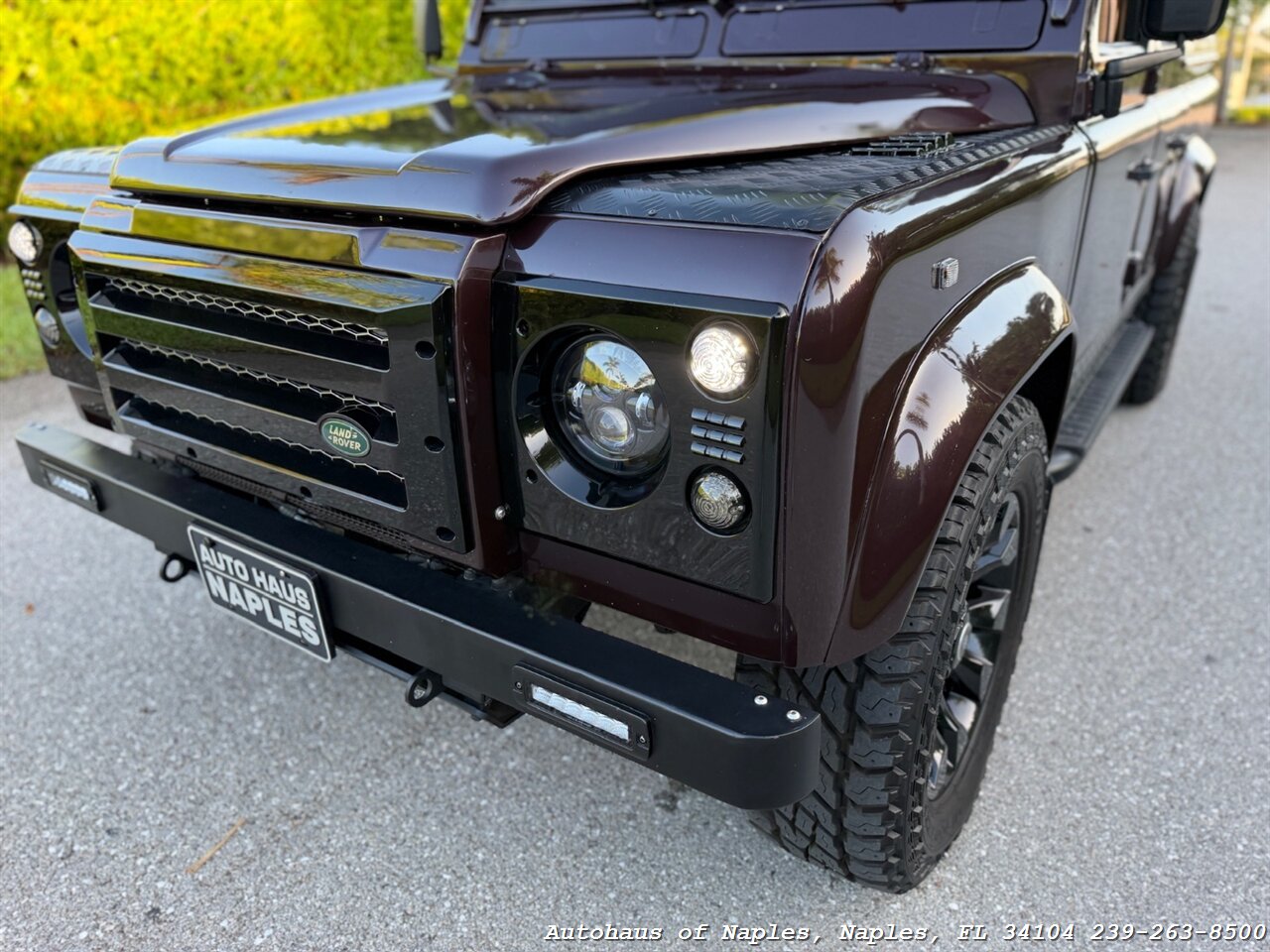 1997 Land Rover Defender 110   - Photo 11 - Naples, FL 34104