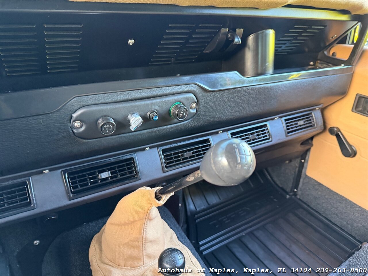 1997 Land Rover Defender 110   - Photo 50 - Naples, FL 34104