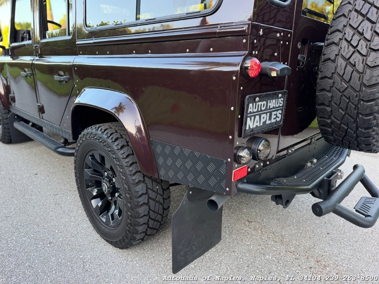 1997 Land Rover Defender 110   - Photo 18 - Naples, FL 34104