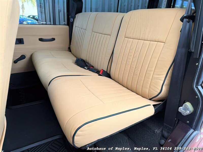 1997 Land Rover Defender 110 - Photo 34 - Naples, FL 34104