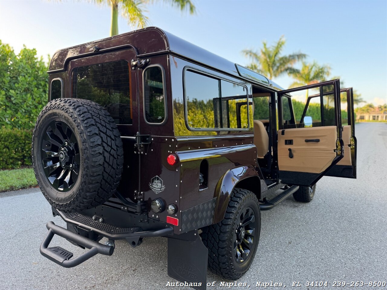 1997 Land Rover Defender 110   - Photo 68 - Naples, FL 34104