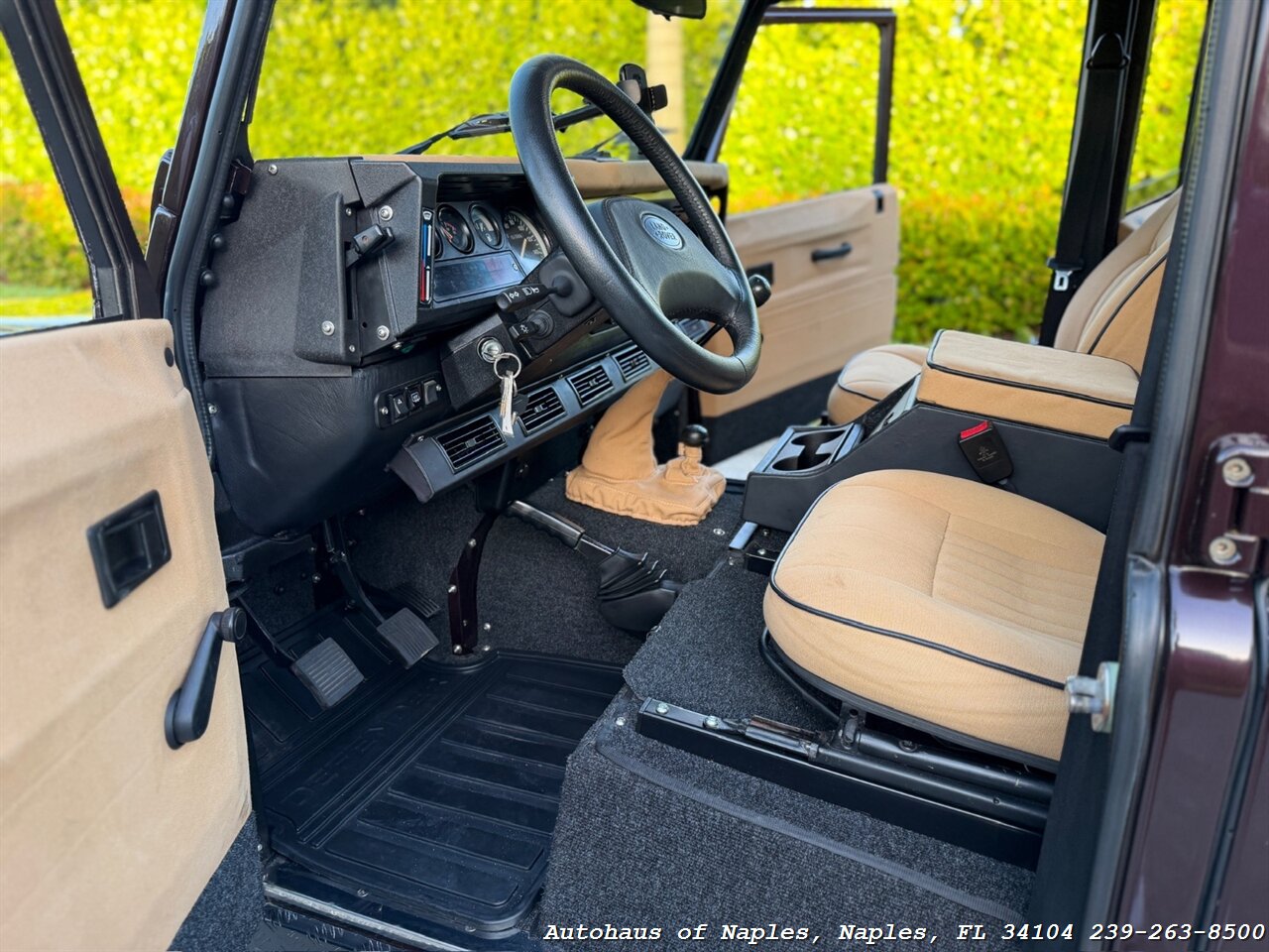 1997 Land Rover Defender 110   - Photo 45 - Naples, FL 34104