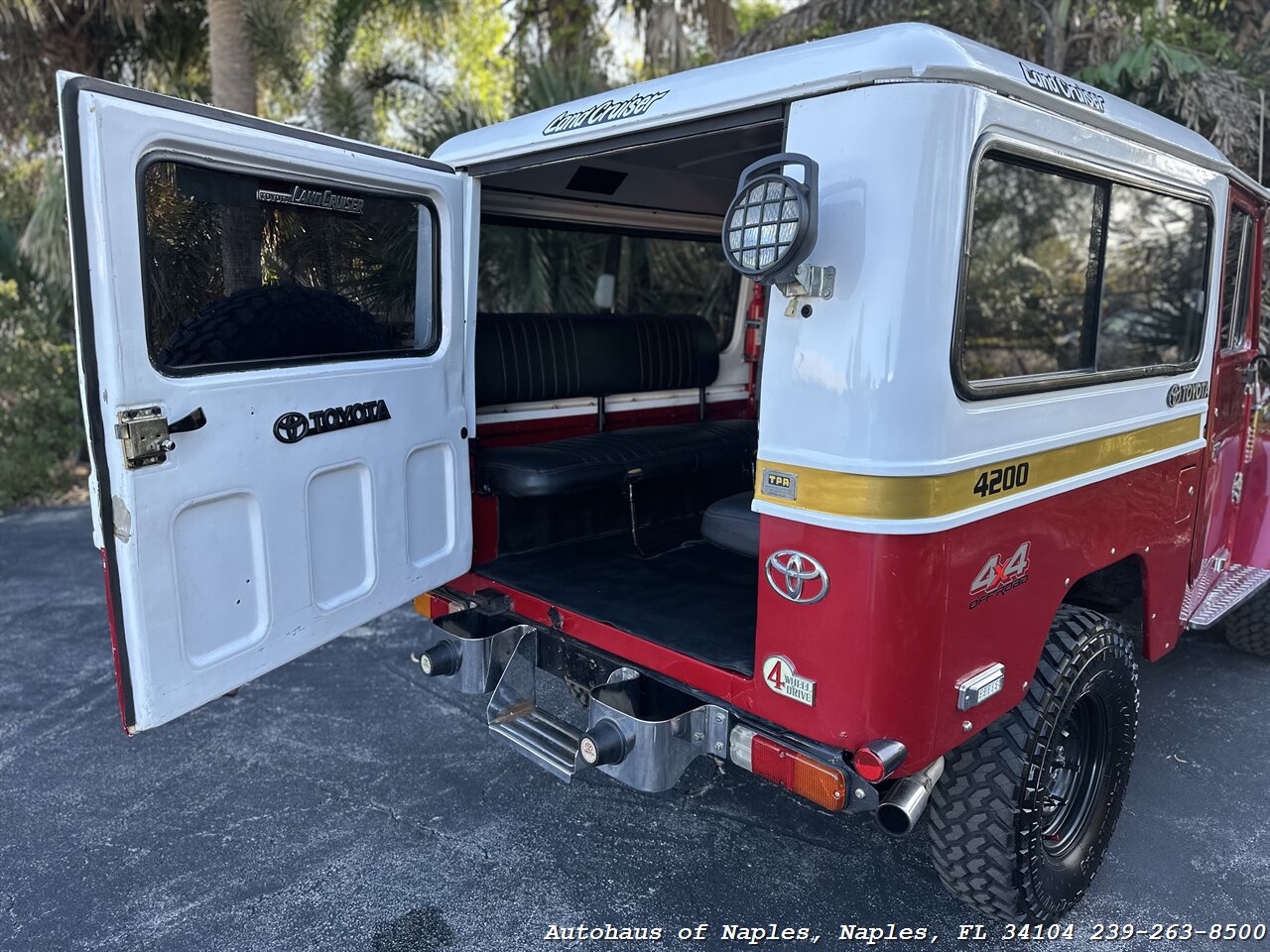 1960 Toyota Land Cruiser FJ25   - Photo 41 - Naples, FL 34104