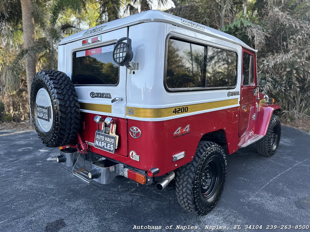 1960 Toyota Land Cruiser FJ25   - Photo 14 - Naples, FL 34104