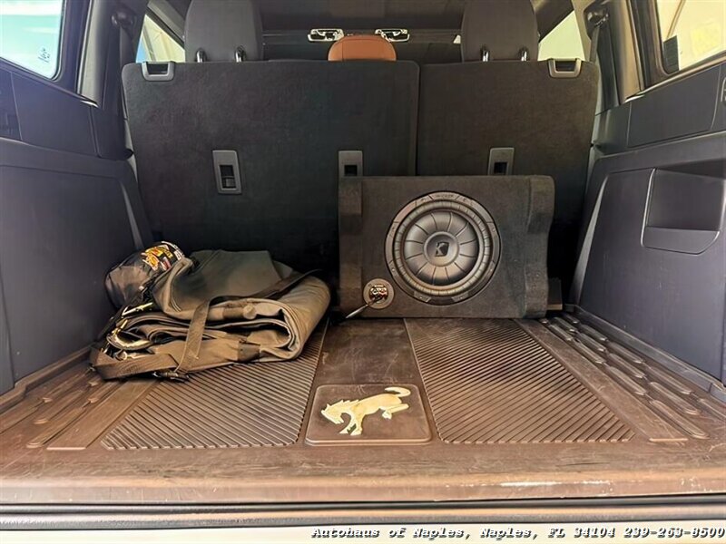 2021 Ford Bronco   - Photo 16 - Naples, FL 34104