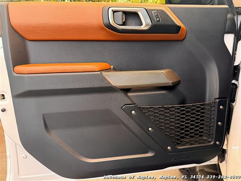 2021 Ford Bronco   - Photo 10 - Naples, FL 34104
