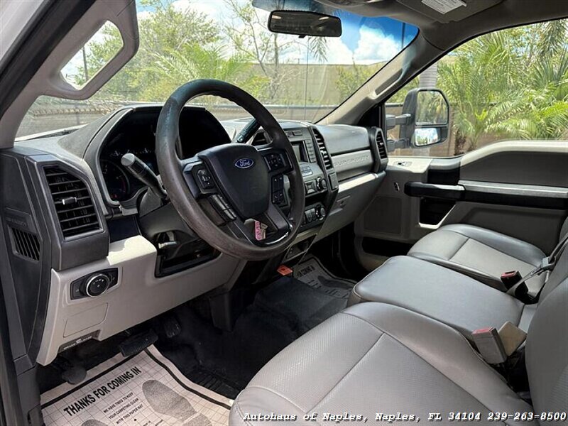 2019 Ford F-350 Super Duty XL   - Photo 16 - Naples, FL 34104