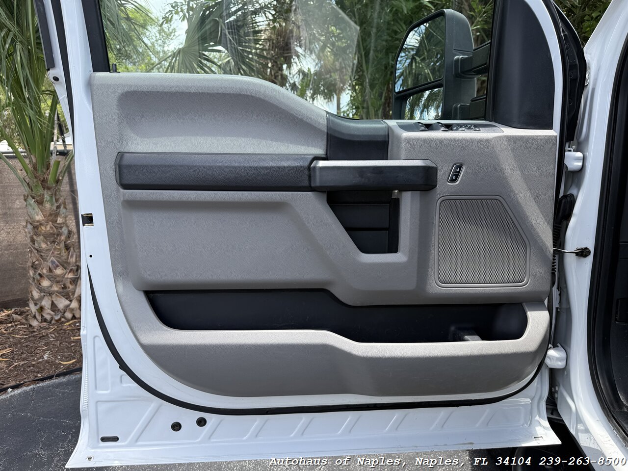 2019 Ford F-350 Super Duty XL - Photo 19 - Naples, FL 34104