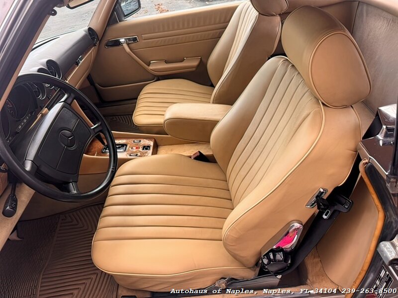 1986 Mercedes-Benz 560-Class 560 SL   - Photo 5 - Naples, FL 34104