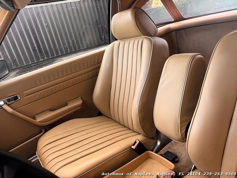 1986 Mercedes-Benz 560-Class 560 SL   - Photo 19 - Naples, FL 34104