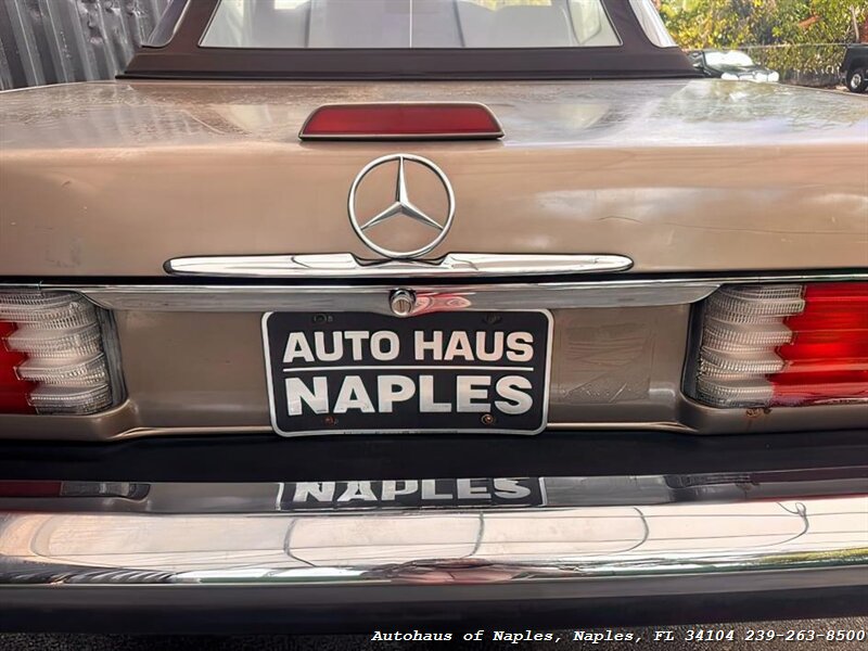 1986 Mercedes-Benz 560-Class 560 SL   - Photo 12 - Naples, FL 34104