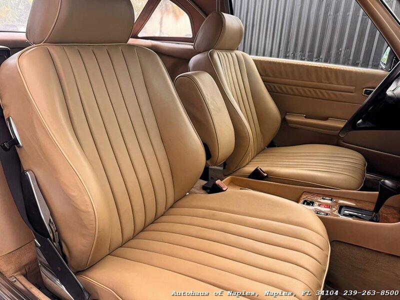 1986 Mercedes-Benz 560-Class 560 SL   - Photo 24 - Naples, FL 34104