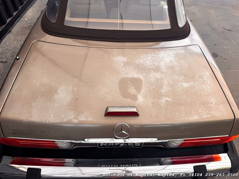 1986 Mercedes-Benz 560-Class 560 SL   - Photo 12 - Naples, FL 34104