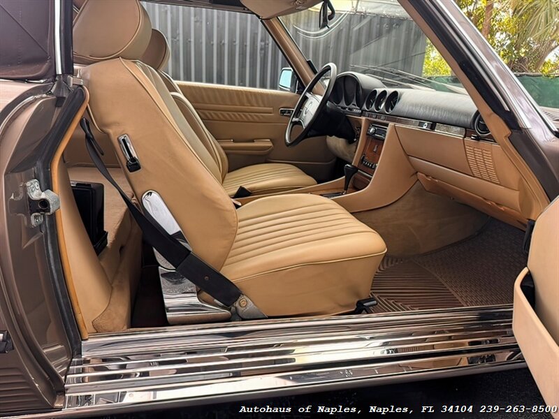 1986 Mercedes-Benz 560-Class 560 SL   - Photo 23 - Naples, FL 34104
