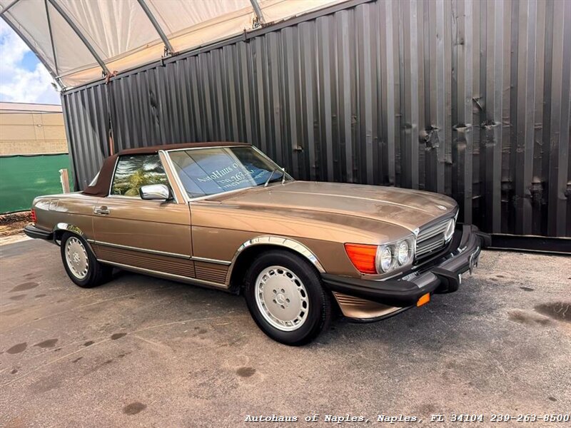 1986 Mercedes-Benz 560-Class 560 SL   - Photo 1 - Naples, FL 34104