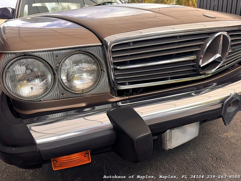 1986 Mercedes-Benz 560-Class 560 SL   - Photo 17 - Naples, FL 34104