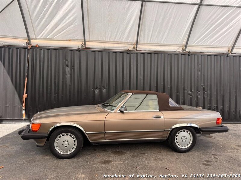 1986 Mercedes-Benz 560-Class 560 SL   - Photo 7 - Naples, FL 34104
