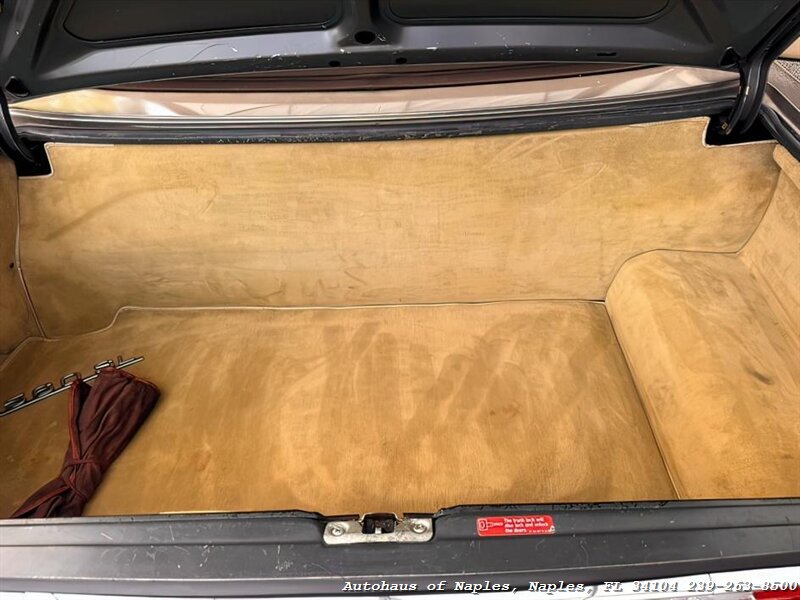 1986 Mercedes-Benz 560-Class 560 SL   - Photo 28 - Naples, FL 34104