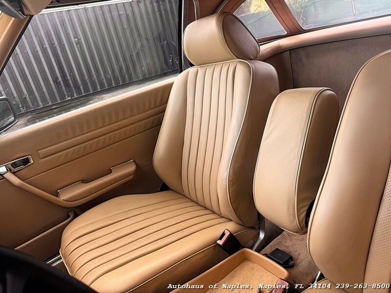 1986 Mercedes-Benz 560-Class 560 SL   - Photo 20 - Naples, FL 34104