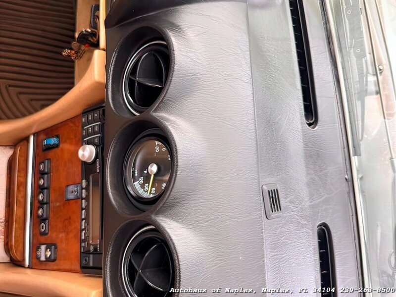 1986 Mercedes-Benz 560-Class 560 SL   - Photo 26 - Naples, FL 34104