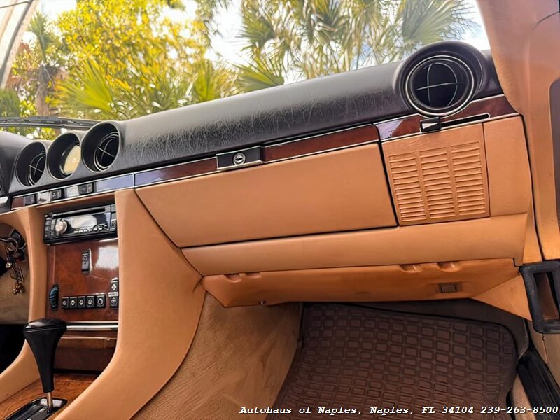 1986 Mercedes-Benz 560-Class 560 SL   - Photo 29 - Naples, FL 34104