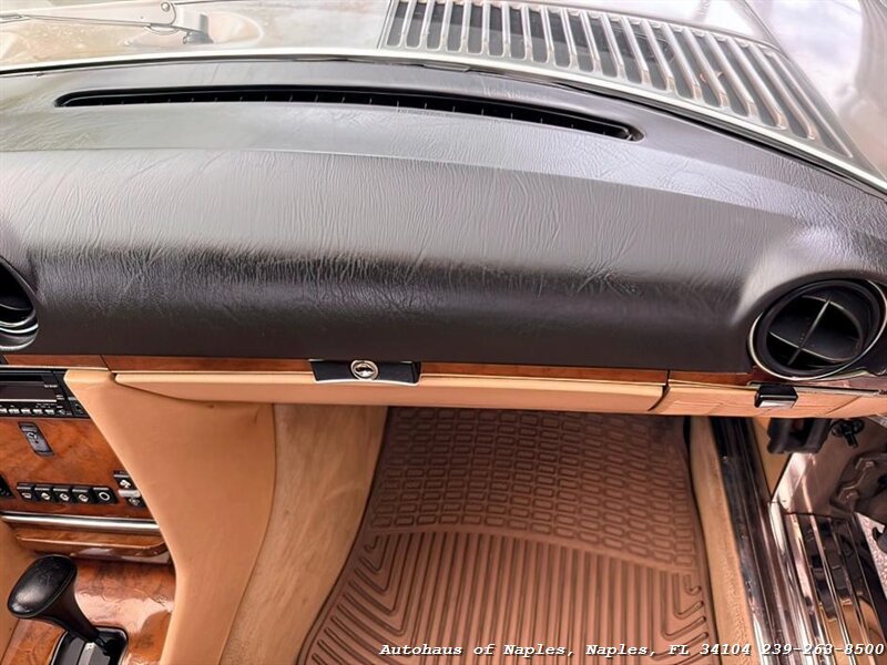 1986 Mercedes-Benz 560-Class 560 SL   - Photo 25 - Naples, FL 34104