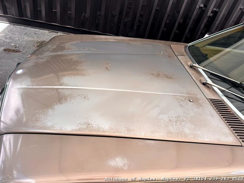 1986 Mercedes-Benz 560-Class 560 SL   - Photo 9 - Naples, FL 34104