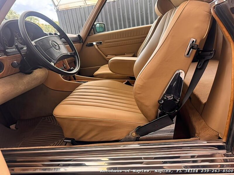 1986 Mercedes-Benz 560-Class 560 SL   - Photo 16 - Naples, FL 34104