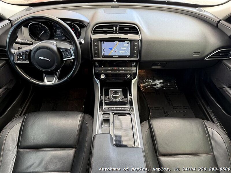 2018 Jaguar XE 25t Prestige   - Photo 37 - Naples, FL 34104