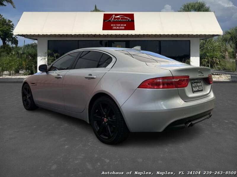 2018 Jaguar XE 25t Prestige   - Photo 6 - Naples, FL 34104