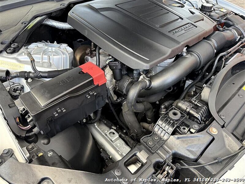 2018 Jaguar XE 25t Prestige   - Photo 16 - Naples, FL 34104