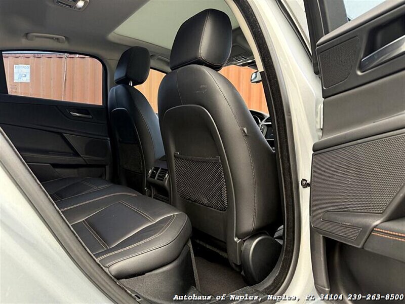 2018 Jaguar XE 25t Prestige   - Photo 33 - Naples, FL 34104