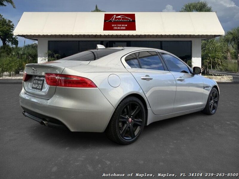 2018 Jaguar XE 25t Prestige   - Photo 8 - Naples, FL 34104