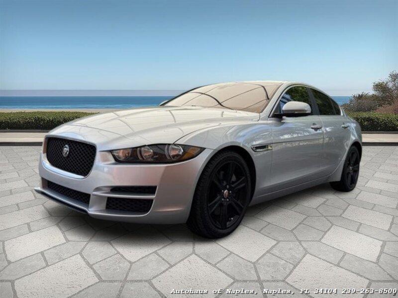 2018 Jaguar XE 25t Prestige - Photo 4 - Naples, FL 34104