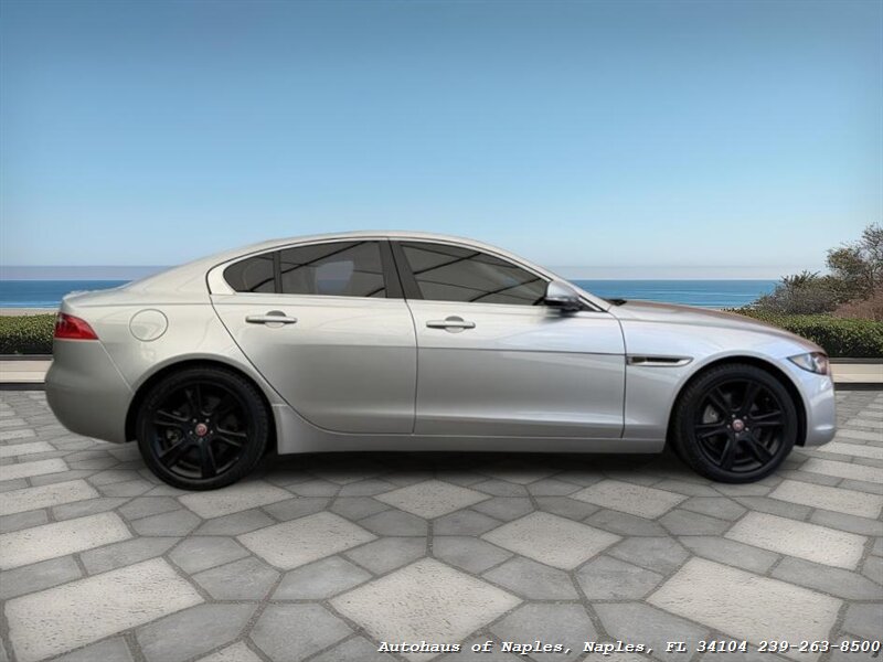 2018 Jaguar XE 25t Prestige - Photo 9 - Naples, FL 34104