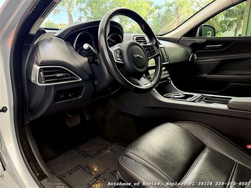 2018 Jaguar XE 25t Prestige   - Photo 21 - Naples, FL 34104