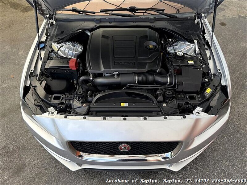 2018 Jaguar XE 25t Prestige   - Photo 15 - Naples, FL 34104