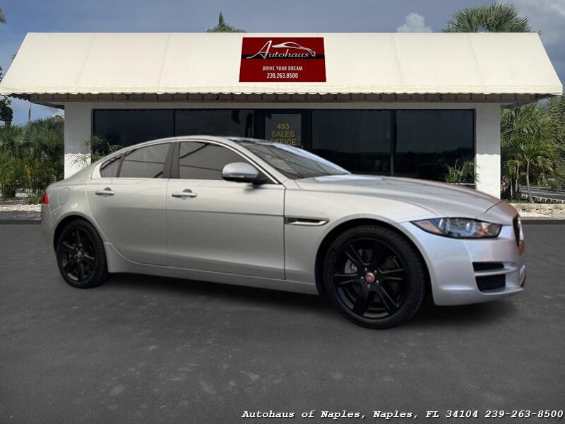 2018 Jaguar XE 25t Prestige   - Photo 2 - Naples, FL 34104